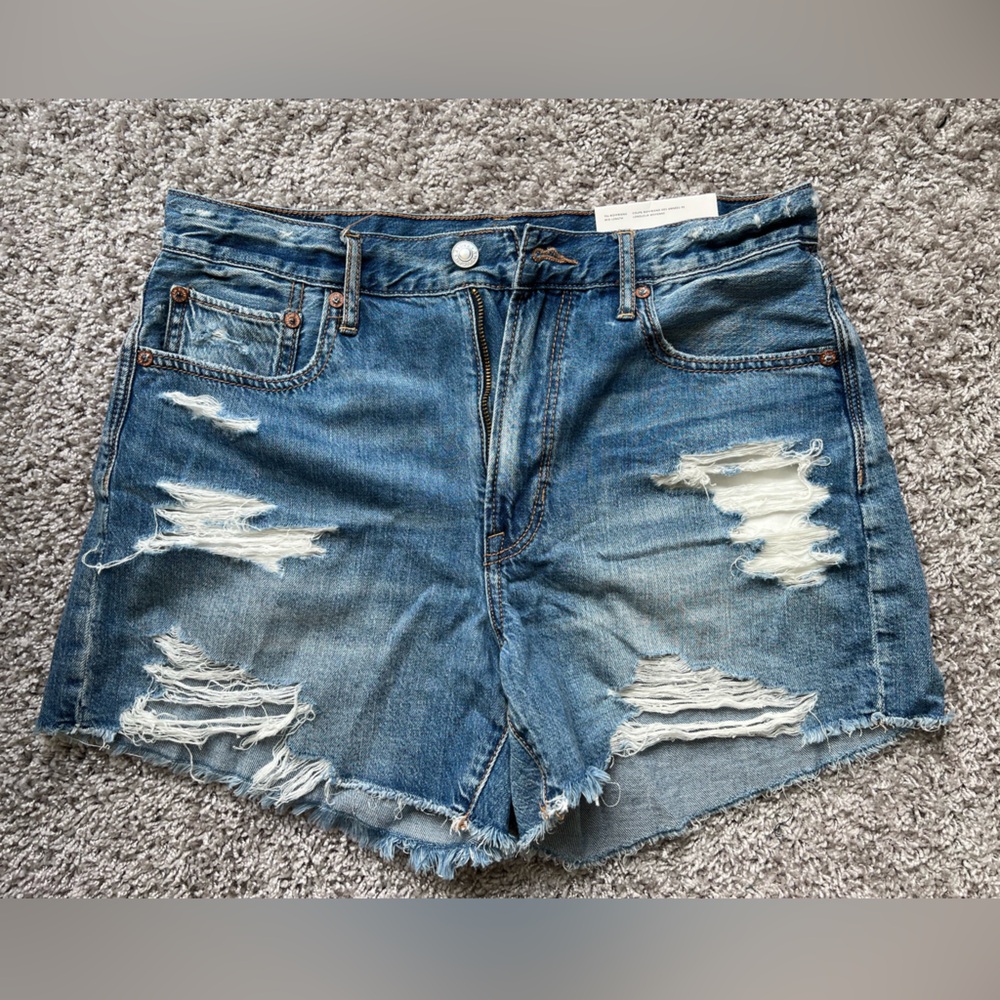 American Eagle 90s boyfriend mid length shorts